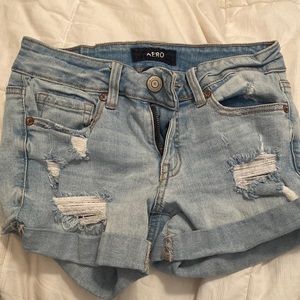 Low rise light wash Jean shorts from Aeropostale. Size 00-000